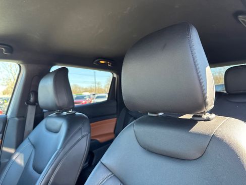 Used 2025 Jeep Compass Limited image 14