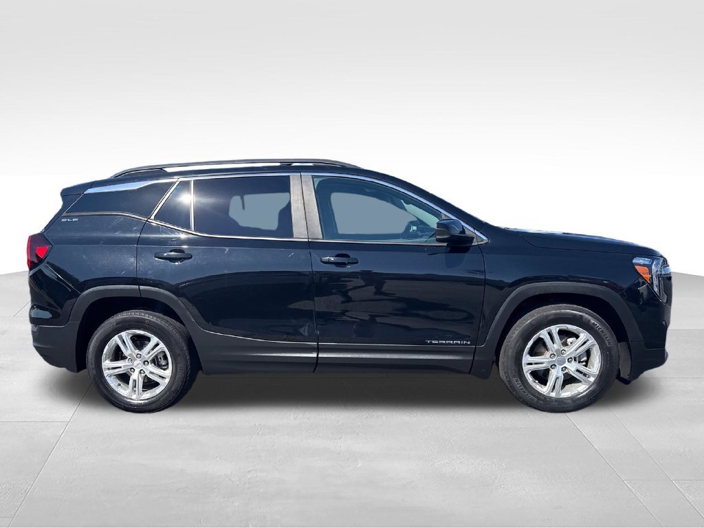 Used 2022 GMC Terrain SLE w/ Driver Convenience Package FWD image 15