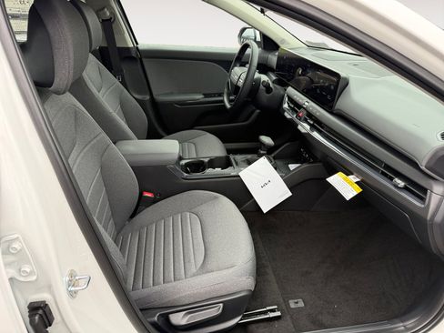 New 2025 Kia K4 EX image 19