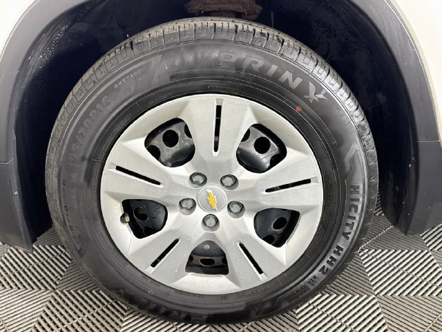 Used 2018 Chevrolet Trax LS FWD image 33