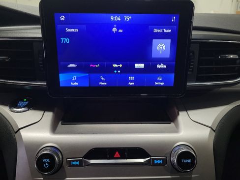 Used 2021 Ford Explorer XLT w/ Equipment Group 202A AWD/4WD image 25