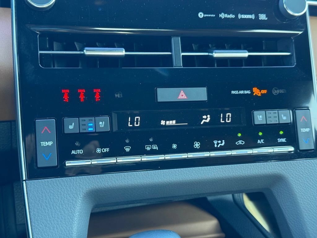 Used 2019 Toyota Avalon Limited w/ Advanced Safety Package FWD image 14