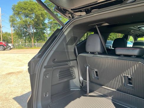 Used 2026 Chevrolet Traverse Z71 w/ LPO, Floor Liner Package AWD/4WD image 11