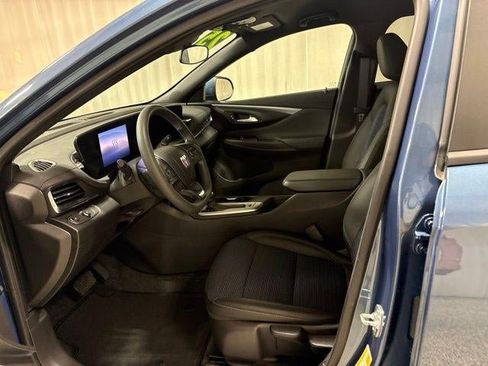 Used 2025 Buick Envista Preferred FWD image 14