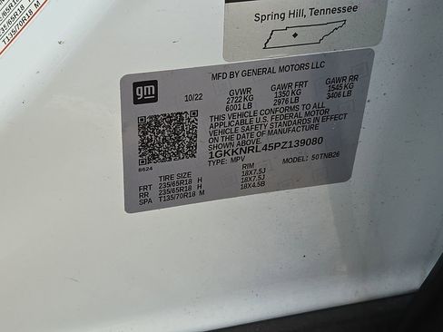 Used 2023 GMC Acadia SLE image 32