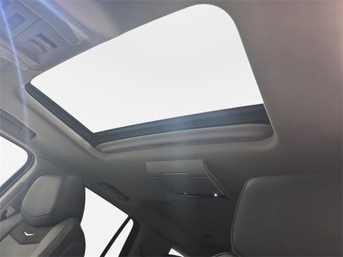 Used 2015 Cadillac Escalade Premium image 30