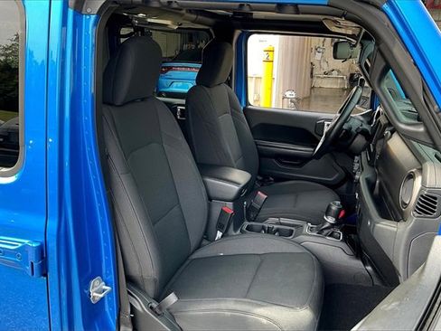 Used 2021 Jeep Gladiator Willys image 7