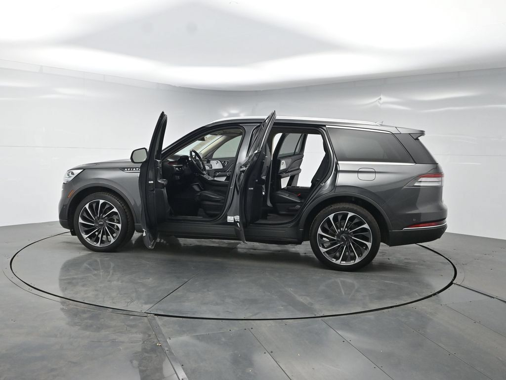 Used 2020 Lincoln Aviator Reserve w/ Equipment Group 202A AWD/4WD image 52