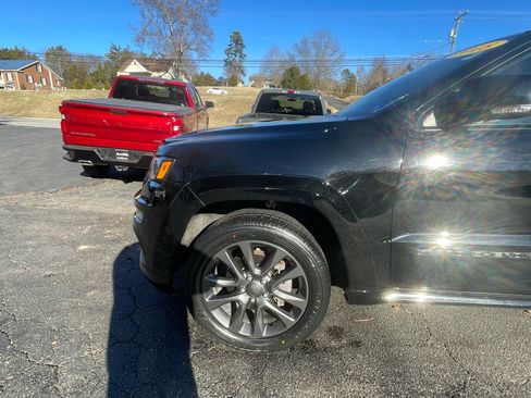 Used 2018 Jeep Grand Cherokee High Altitude image 2