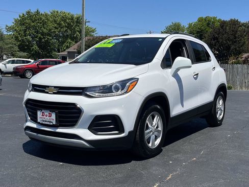 Used 2019 Chevrolet Trax LT w/ Driver Confidence Package FWD image 4