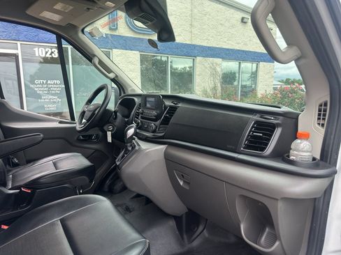 Used 2022 Ford Transit 350 DRW RWD image 10