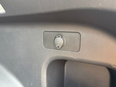 Used 2021 Toyota RAV4 XLE AWD/4WD image 15