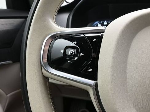 Used 2020 Volvo XC90 T6 Momentum w/ Protection Package Premier AWD/4WD image 25