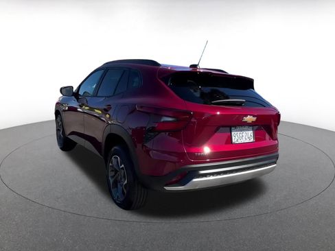 Used 2025 Chevrolet Trax LT image 10