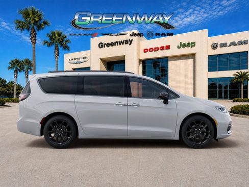 New 2026 Chrysler Pacifica Select w/ S Appearance Package FWD image 21