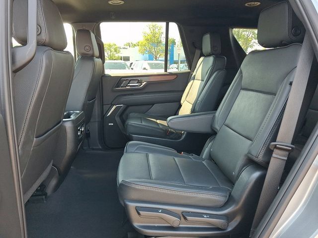 Used 2025 GMC Yukon Denali AWD/4WD image 17