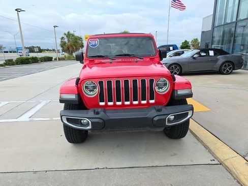 Used 2019 Jeep Wrangler Unlimited Sahara w/ Dual Top Group AWD/4WD image 9