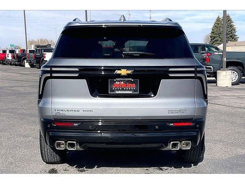Used 2026 Chevrolet Traverse High Country image 4