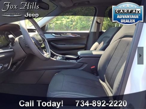 Certified 2022 Jeep Grand Cherokee L Laredo w/ Luxury Tech Group I AWD/4WD image 17