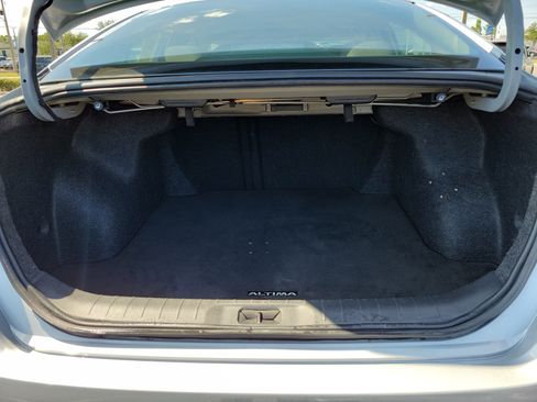 Used 2024 Nissan Altima 2.5 S FWD image 10
