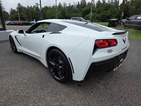 Used 2018 Chevrolet Corvette Stingray Coupe w/ 1LT RWD image 22