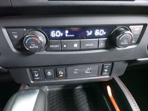 Used 2023 Nissan Frontier PRO-4X w/ Pro Convenience Package AWD/4WD image 16
