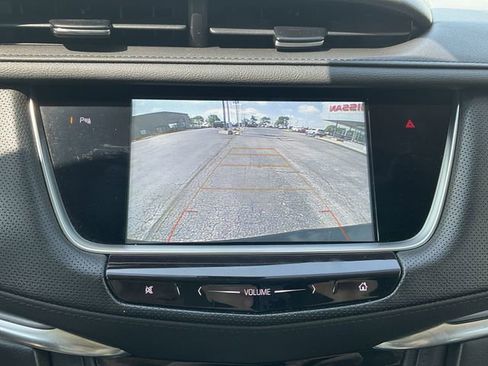 Used 2019 Cadillac XT5 Premium Luxury w/ LPO, Black Ice Package AWD/4WD image 15