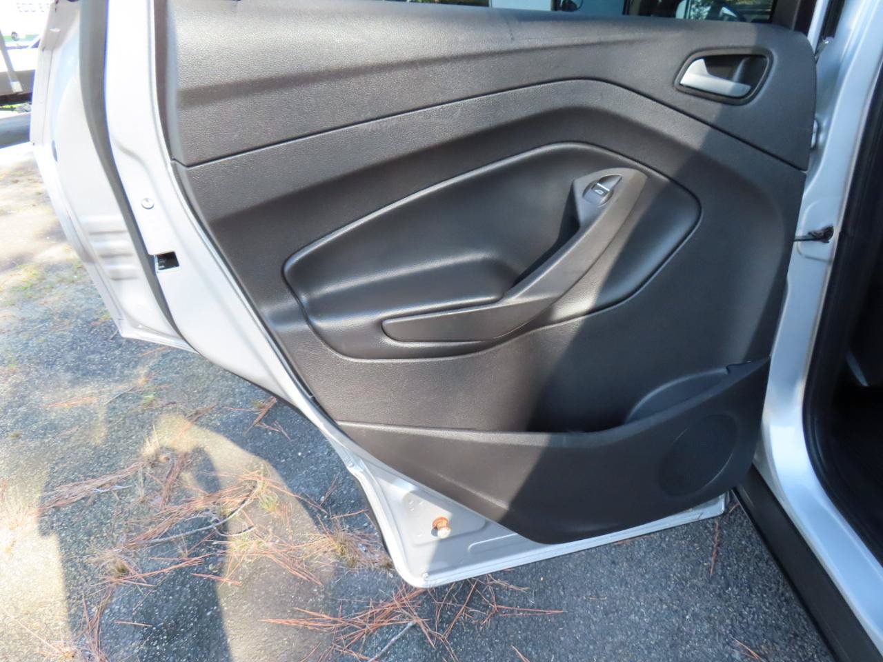 Used 2019 Ford Escape SE FWD image 18