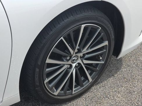 Used 2025 Lexus ES 350 w/ Premium Package FWD image 12