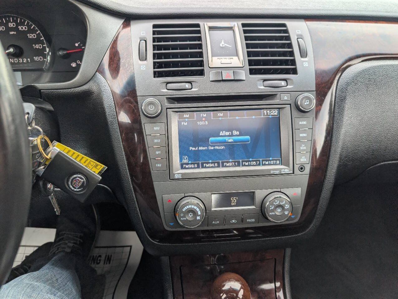 Used 2011 Cadillac DTS Premium FWD image 16