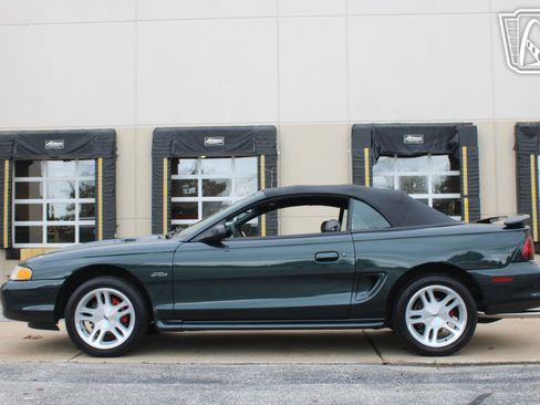 Used 1998 Ford Mustang GT RWD image 39