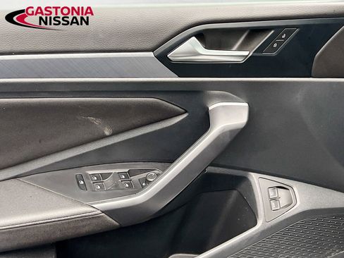 Used 2024 Volkswagen Jetta SE image 22