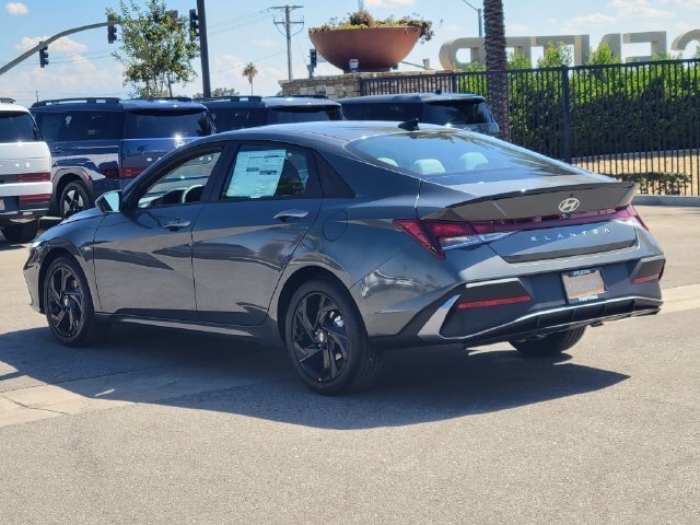 New 2026 Hyundai Elantra SEL Sport FWD image 3