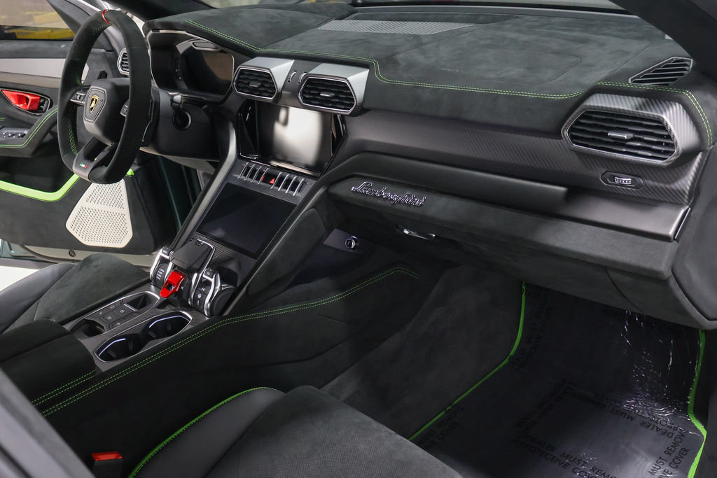 Used 2024 Lamborghini Urus Performante AWD/4WD image 38