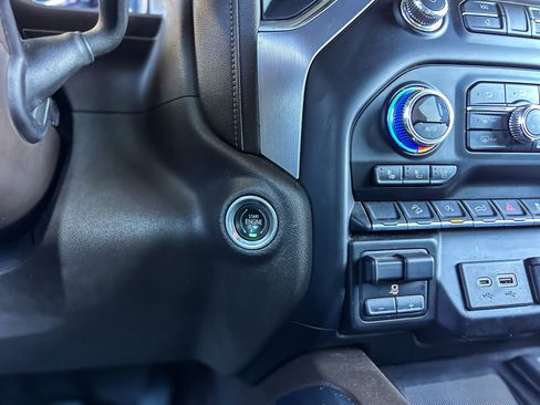 Used 2020 GMC Sierra 1500 SLT w/ SLT Premium Package image 18