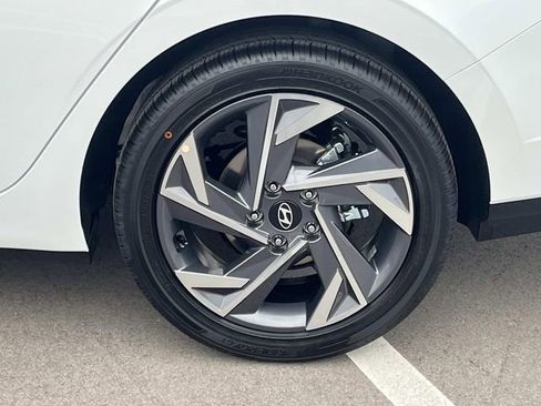 New 2026 Hyundai Elantra Limited image 12