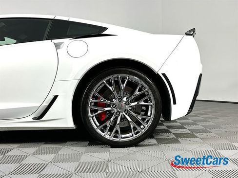 Used 2015 Chevrolet Corvette Z06 w/ 3LZ Preferred Equipment Group RWD image 43