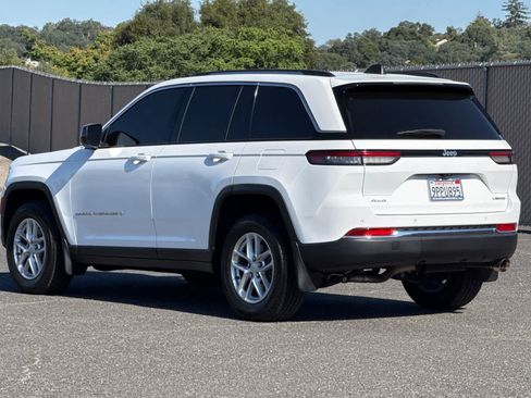 Used 2024 Jeep Grand Cherokee Laredo X AWD/4WD image 6