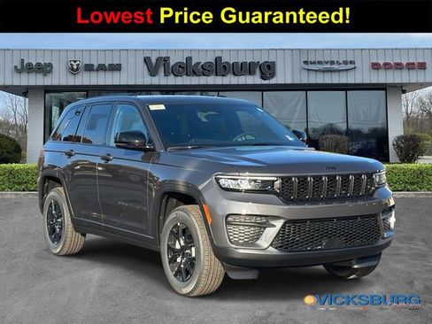 New 2025 Jeep Grand Cherokee Altitude image 1