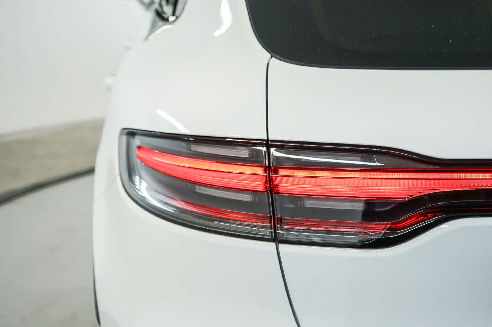 Certified 2026 Porsche Macan S AWD/4WD image 11
