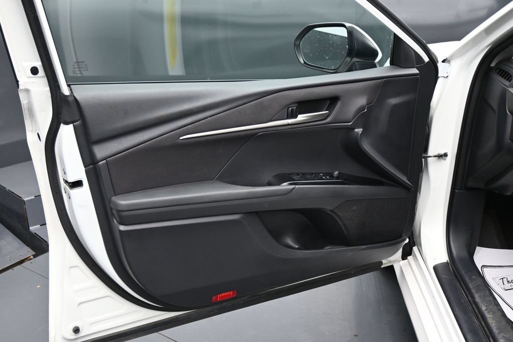 Used 2025 Toyota Camry LE FWD image 10