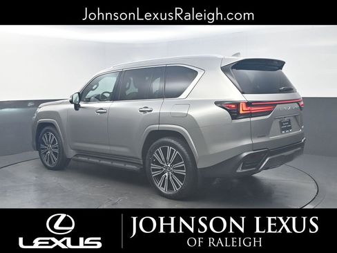 Used 2023 Lexus LX 600 4WD w/ Accessory Package (Z1) image 7