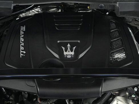 Used 2025 Maserati Grecale GT image 27