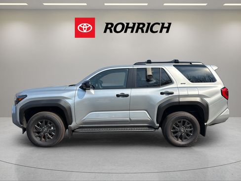 Used 2025 Toyota 4Runner SR5 RWD image 9