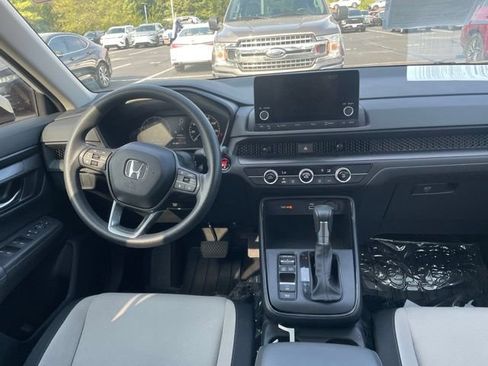 Used 2024 Honda CR-V LX image 8