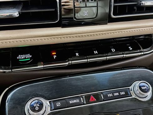 Used 2022 Lincoln Nautilus AWD w/ Premium Package image 19