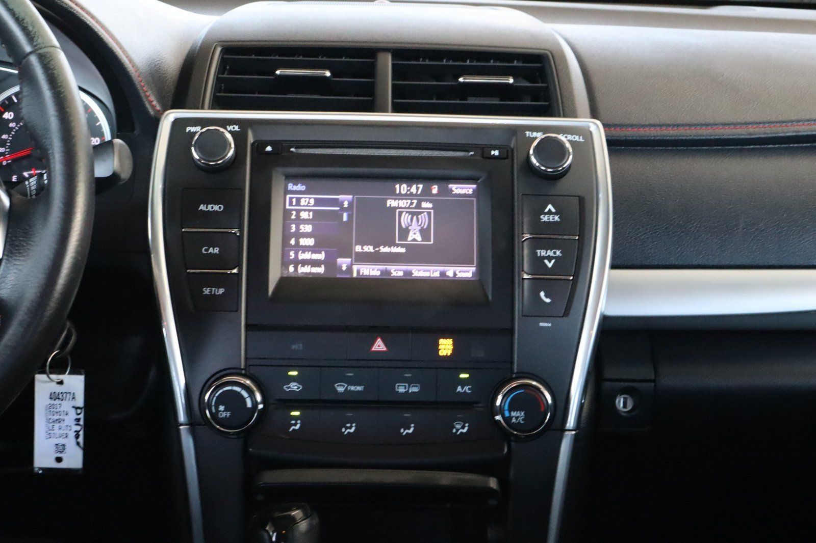 Used 2017 Toyota Camry SE FWD image 30