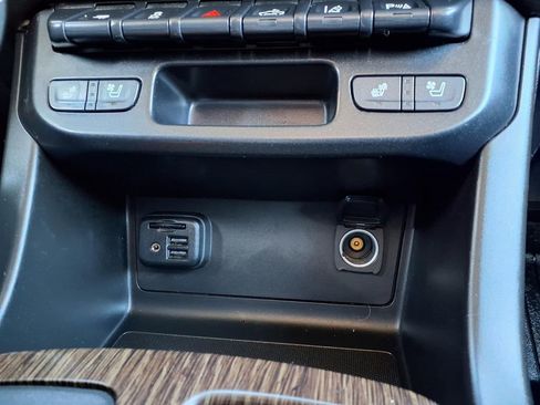 Used 2019 GMC Canyon Denali image 18