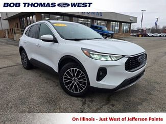 Used 2023 Ford Escape SE video 1