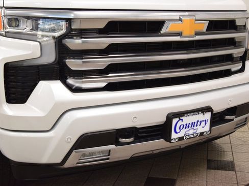 Used 2024 Chevrolet Silverado 1500 High Country w/ High Country Premium Package AWD/4WD image 13